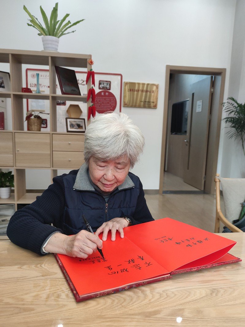 广大校友表示祝贺