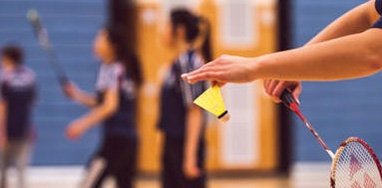 校阳光羽毛球队应主办方西安交通大学邀